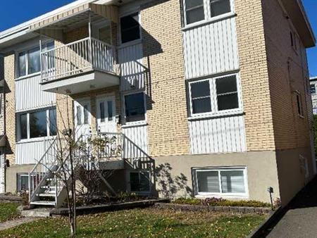 4 1/2 entièrement repeint - 2 chambres - Maizerets - 1200 $/mois