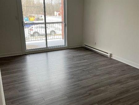 Appartement 5 1/2 à louer Cowansville