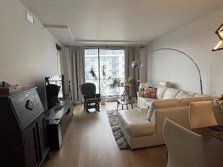 3 1/2 à louer avec stationnement intérieur