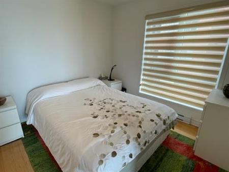 Charmant 3 ½ lumineux au 7e étage a 2 pas du metro Montmorency