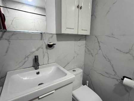 Grand 5 1/2 à louer à Aujou