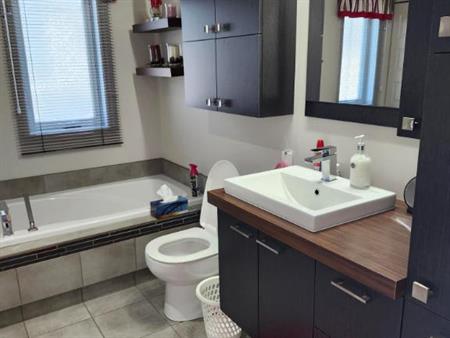 LOGEMENT 4 ET DEMI A LOUER