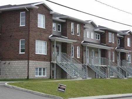 4½ 20308 Henri Bourassa à Charlesbourg (1e décembre)