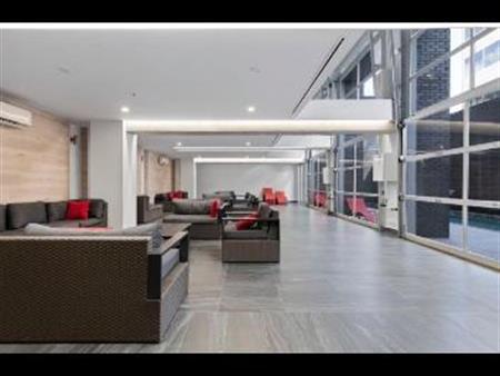 Closed metro Atwater 4 1/2 condominium rent