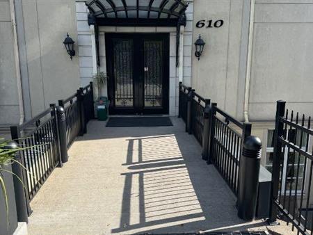 La COUPOLE st adele a cote de Maxi , Superbe 41/2 RDC A LOUER LIBRE $1.650/m