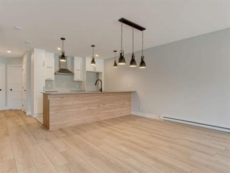 2 CH - 1 SDB - Granby - $1,550 /mo