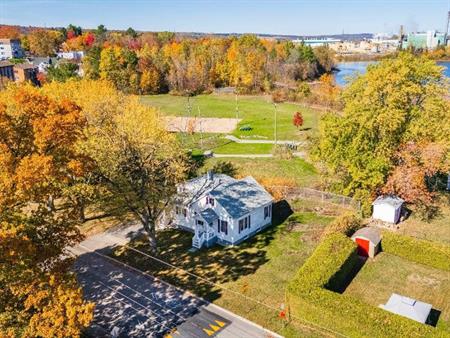 Maison à louer long terme - arrondissement de brompton