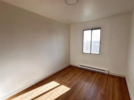 2 CH - 1 SDB - Montreal - $1,100 /mo