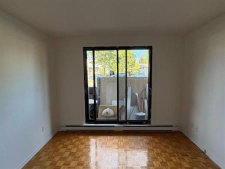 2 CH - 1 SDB - Laval - $1,150 /mo