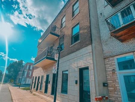 6 1/2 (4 Bdrm) for rent available immediately in Verdun