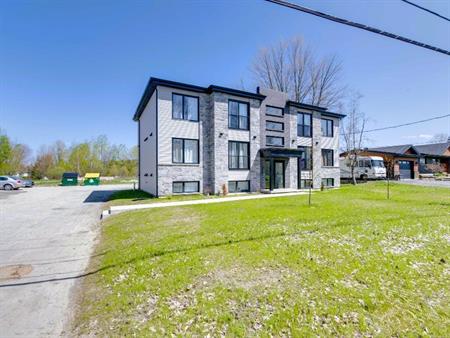 🏡 Paisible 4 ½ à louer – En face du golf de East Angus