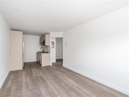 2 CH - 1 SDB - Montreal - $1,595 /mo