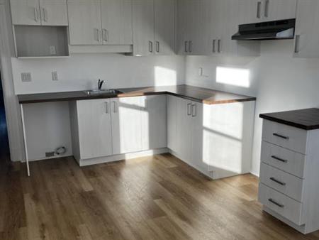 Beau 6 1/2 à louer à Verdun