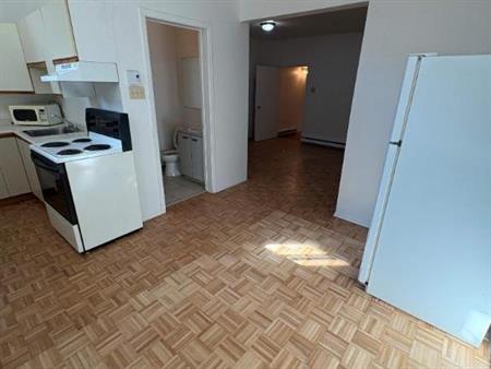 1 CH - 1 SDB - Montréal - $1,195 /mo