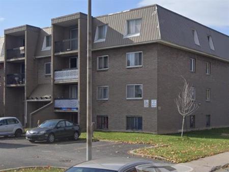 1 CH - 1 SDB - Longueuil - $1,445 /mo