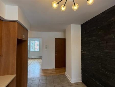 Métro Langelier, à louer, 41/2,