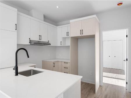 Nouveau 4½ à louer — à deux pas du R.E.M.Deux-Montagnes!