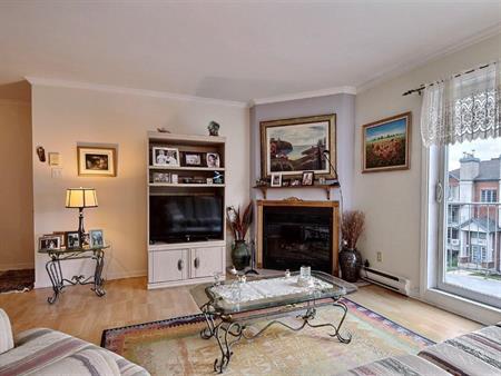 Magnifique 4 1/2 dernier etage