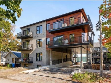 Nouveau 5 1/2 à louer — à deux pas du R.E.M. Deux-Montagnes!