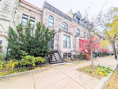 ** Large Furnished 2bed 2bath in a Gorgeous Building Downtown, Metro Atwater **