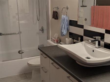 Logement dans un haut de duplex 5 1/2 à louer