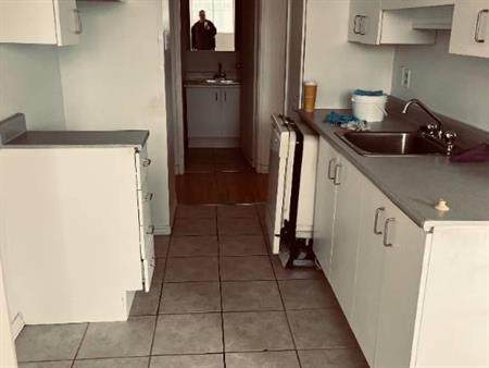 Beau 4 ½ (Décembre et/ou Janvier)