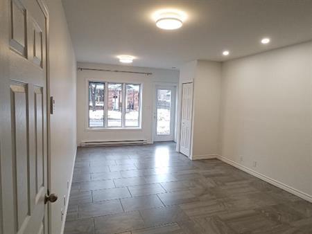3 1/2 (disponible maintenant), 336, St-Viateur, Joliette