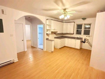 Grand 3 1/2 à louer à Saint-Hyacinthe