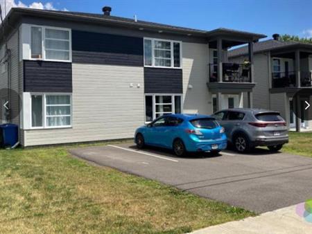 Appartement de 2 chambres et 1 salle de bain