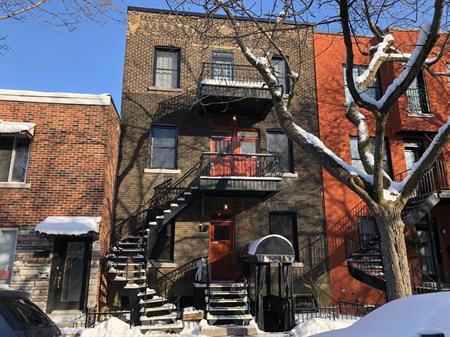 Grand 7 ½ lumineux avec terrasse -- Perle rare à Ville-Émard -- À louer dès le 1 janvier 2026