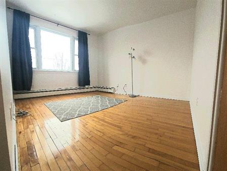 3-1/2 Université de Sherbrooke Électros Chauffé WI-FI