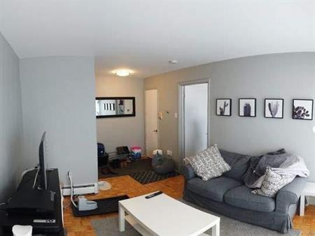 1 CH - 1 SDB - Québec - $899 /mo