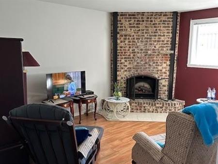 Logement 5 1/2 pour personne tranquille 55 ans et + St-Hyacinthe - appartement à louer