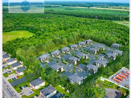 TERRAIN DISPONIBLE TRIPLEX--6PLEX