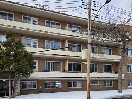 À louer 1400$ – 4 ½ au 2865 Place Darlington, Côte-des-Neiges