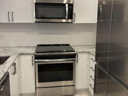 Appartement rénové et lumineux – Métro Côte-Sainte-Catherine