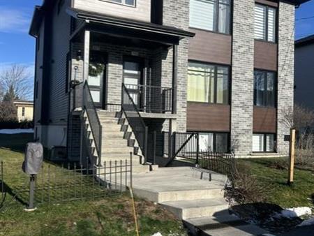 Magnifique 5 et demi disponible 1 avril