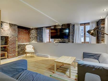 Loft entièrement meublé à louer Vieux-Québec juillet 2026