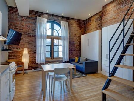 Loft entièrement meublé à louer Vieux-Québec juillet 2026