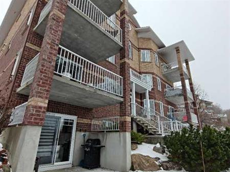 Condo 4 1/2 à Louer, Bromont