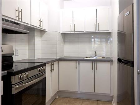 2 CH - 2 SDB - Longueuil - $1,805 /mo