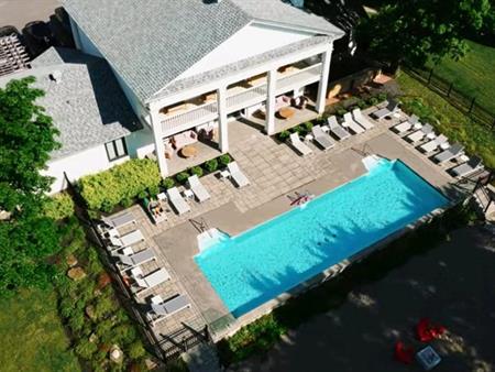 Grand 4 1/2 sur le bord du fleuve