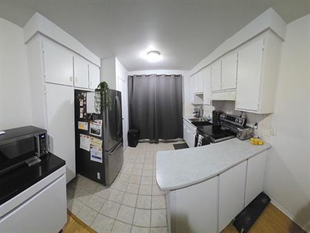 À Laval, un grand 4 1/2 à louer, disponible immédiatement