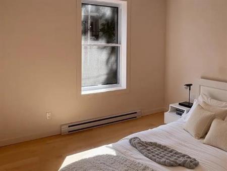 Grand 5 1/2 tout rénové - 2eme étage