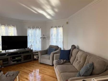 grand 4 1/2, lumineux et paisible