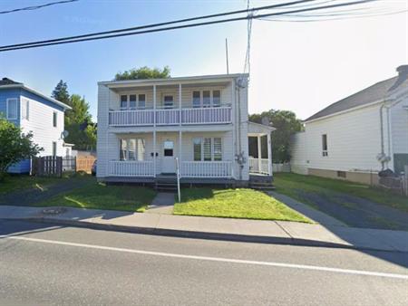 4 1/2 lumineux (a air ouverte) 895$