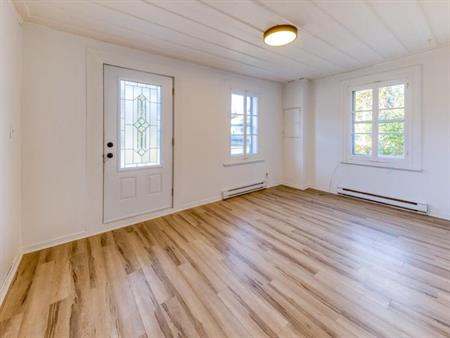 Grand 3 et demi à louer