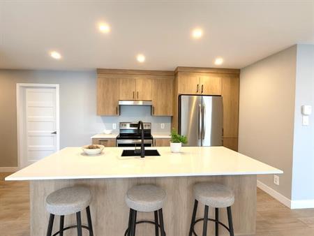 Grand 3 12 avec garage - Notre-Dame-des-Prairies