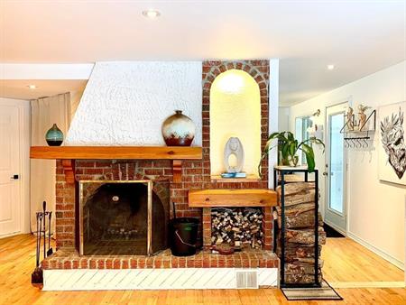 SUPERBE 3 1/2 TOUT INCLUS, MEUBLÉ SUR RUE PRIVÉE À VAL-DAVID