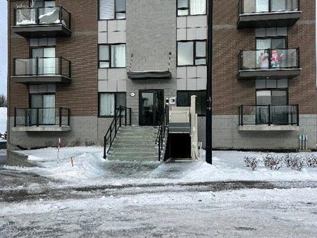condo 4 1/2 à louer